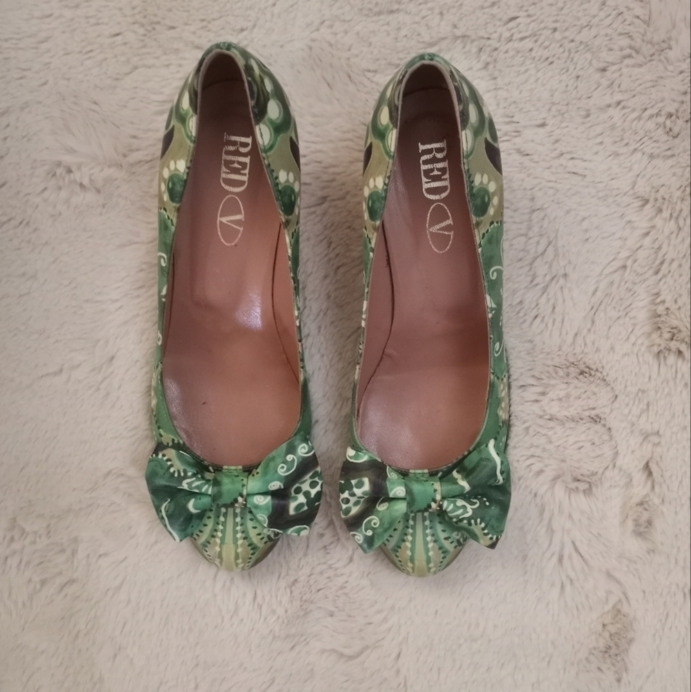 Red by Valentino Italian Leather Rare Pastel Green and Cream Paisley Floral Heel